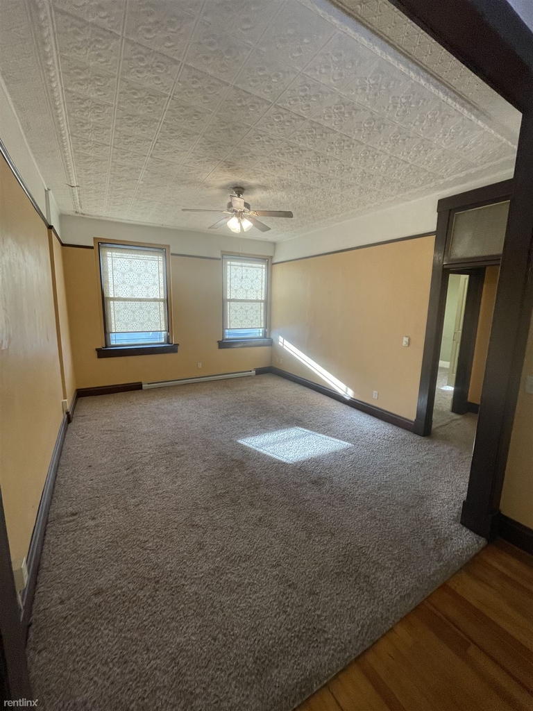 109 1/2 East 6th Street - Photo 1