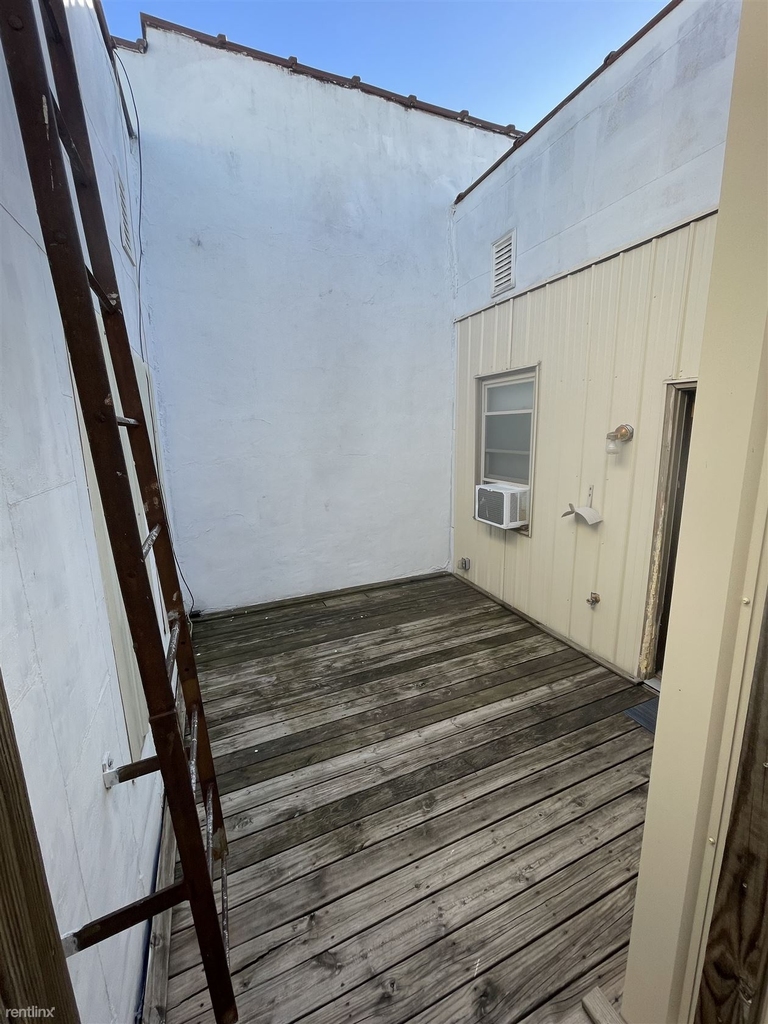 109 1/2 East 6th Street - Photo 7