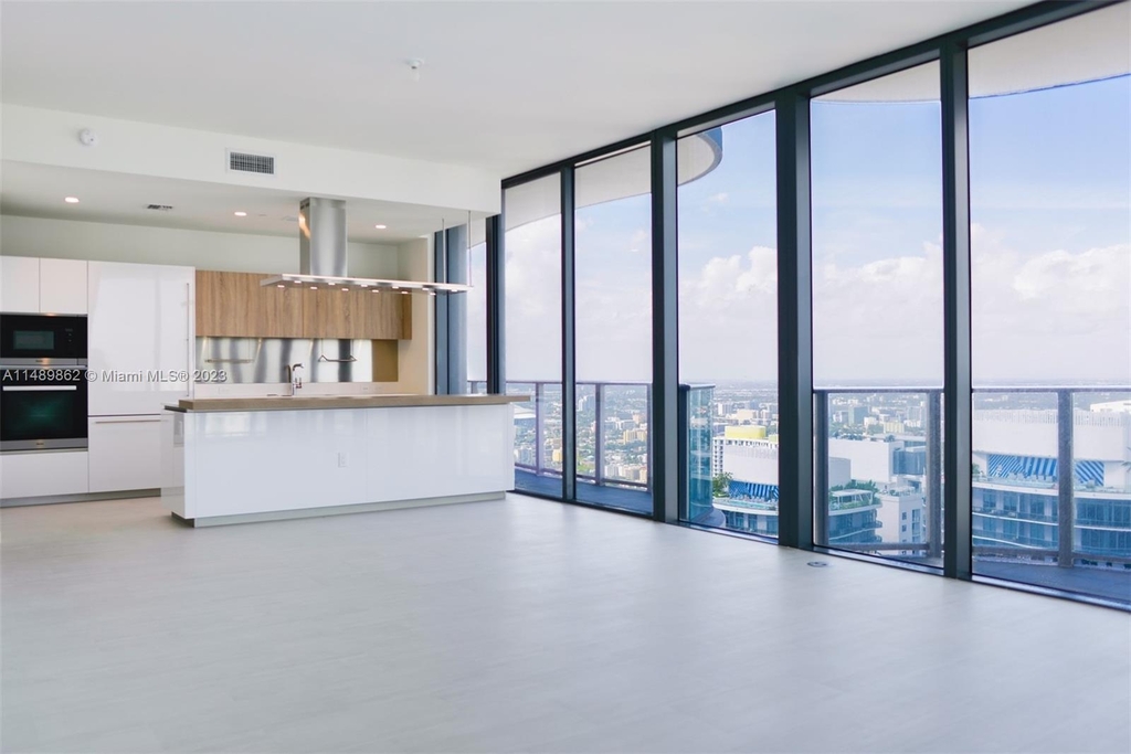 1000 Brickell Plaza - Photo 4