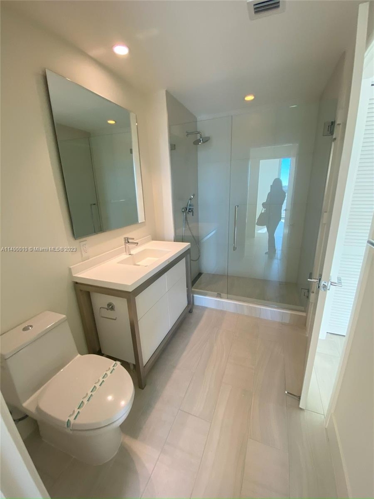 2000 Metropica Way - Photo 15