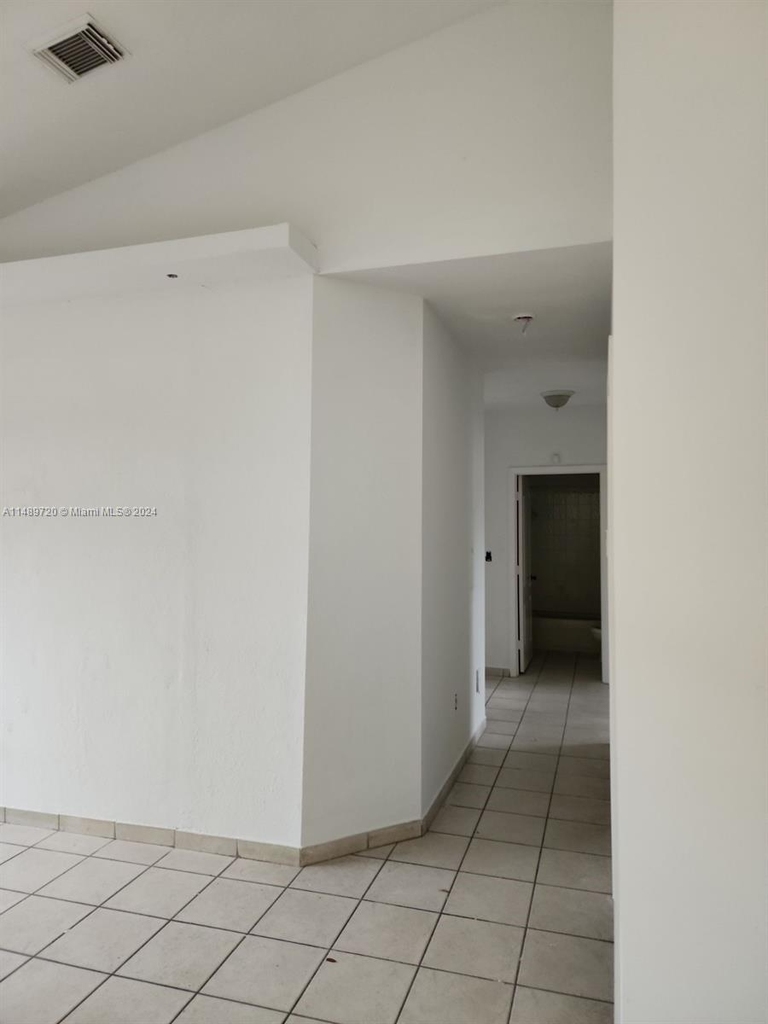 7526 W 20 Av - Photo 19