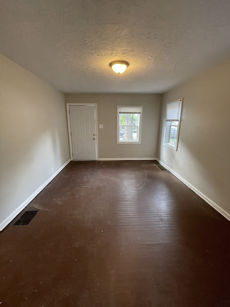 3915 Hillside Avenue - Photo 1