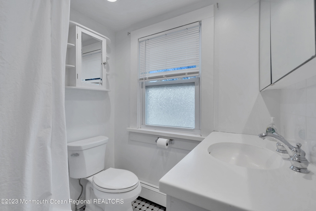 424 Essex Avenue - Photo 12