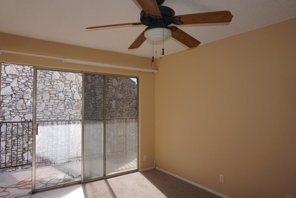 500  E Riverside Dr - Photo 8