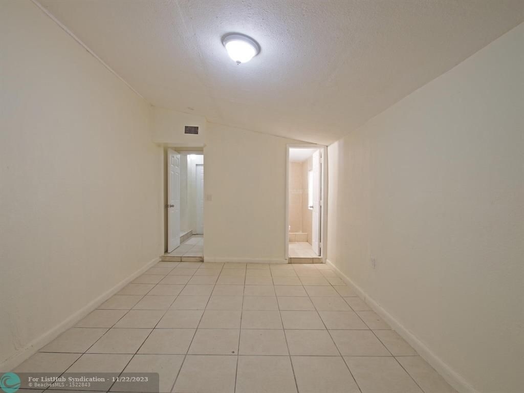 3410 Nw 3rd St - Photo 9