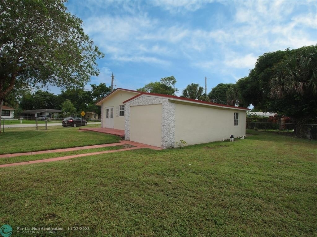 3410 Nw 3rd St - Photo 22