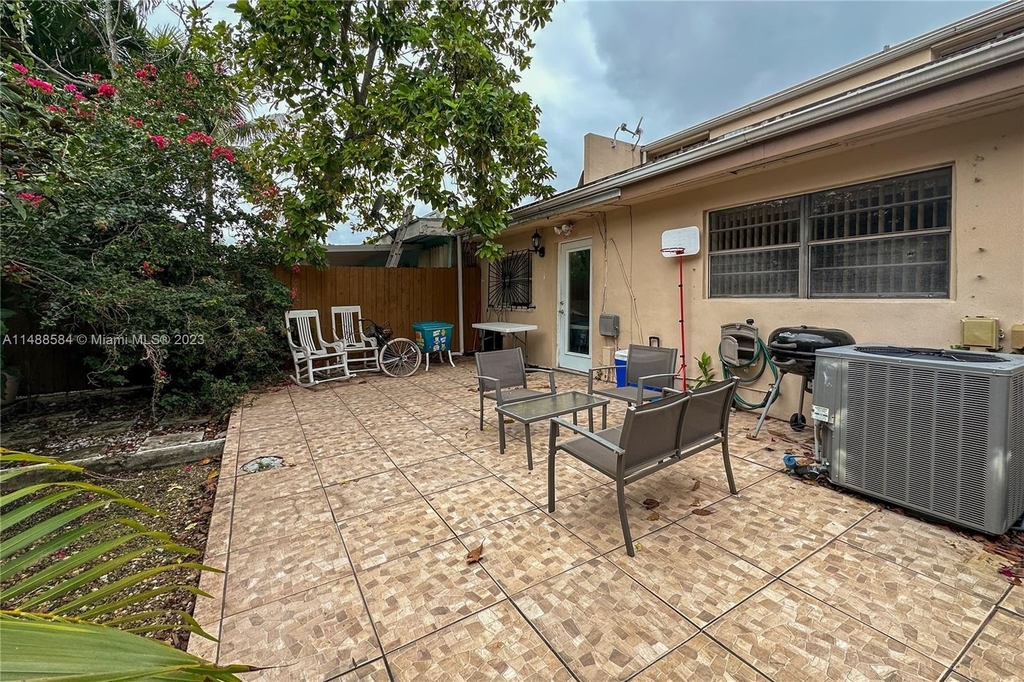 12320 Sw 18th Ter - Photo 15