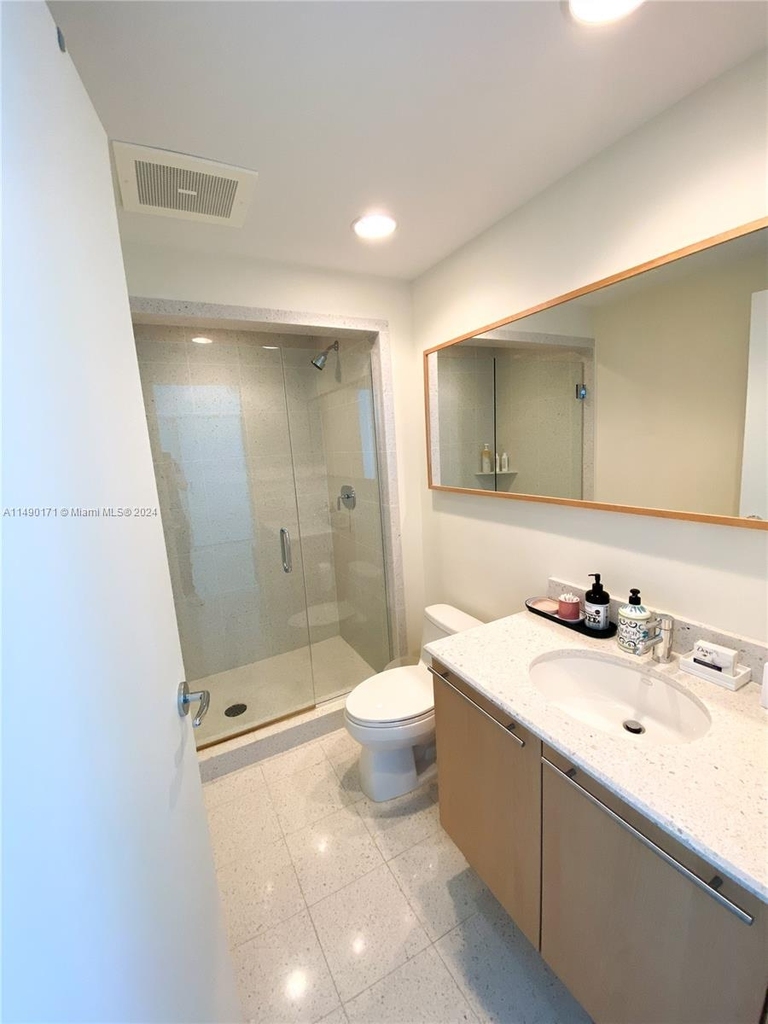 3801 Collins Ave - Photo 15