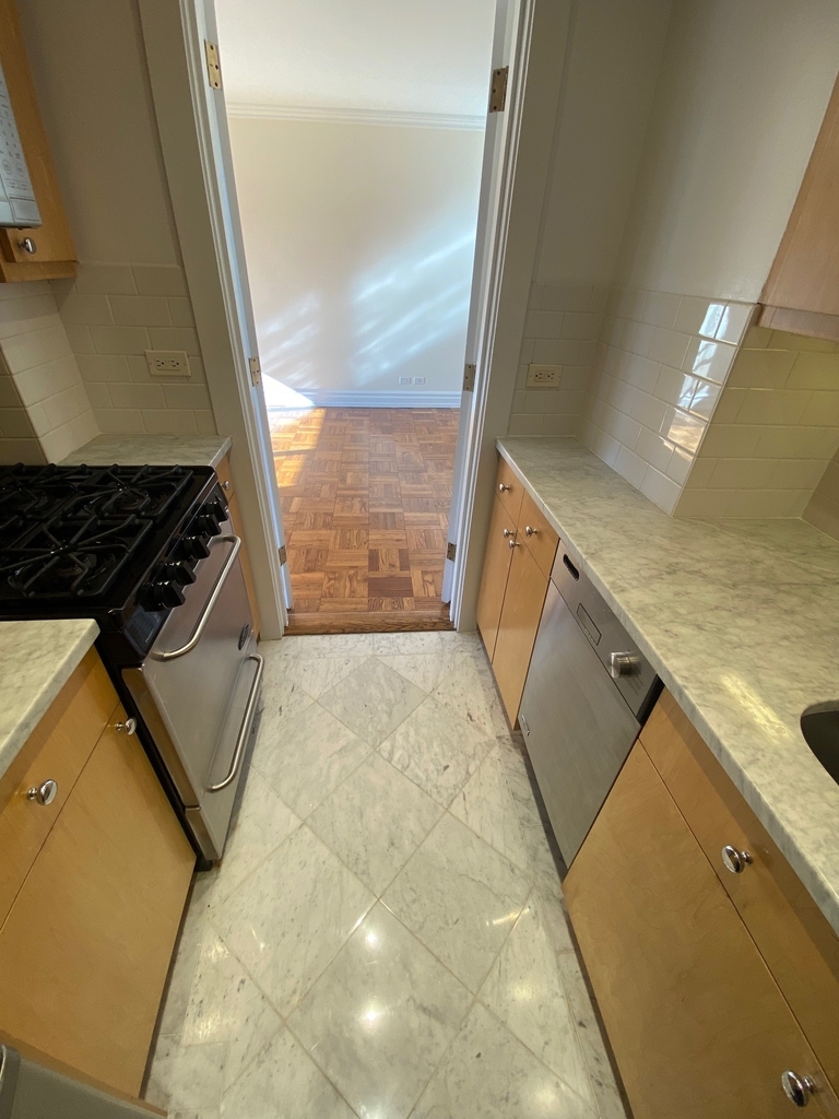  East 79th Street - Photo 5