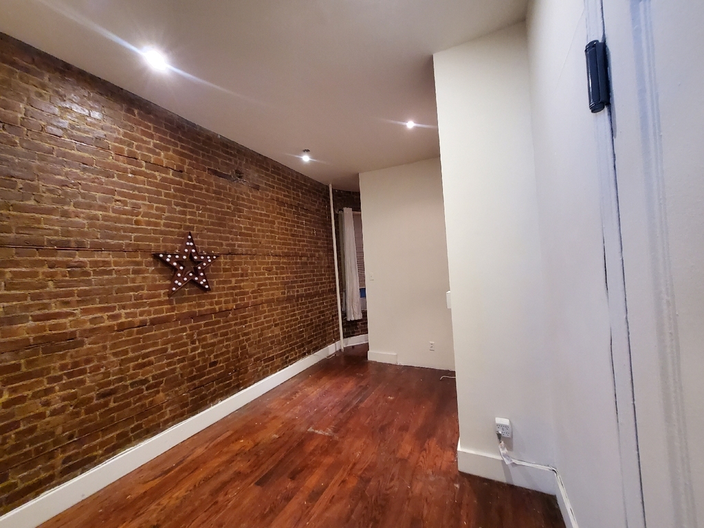516 East 83rd Street - Photo 10