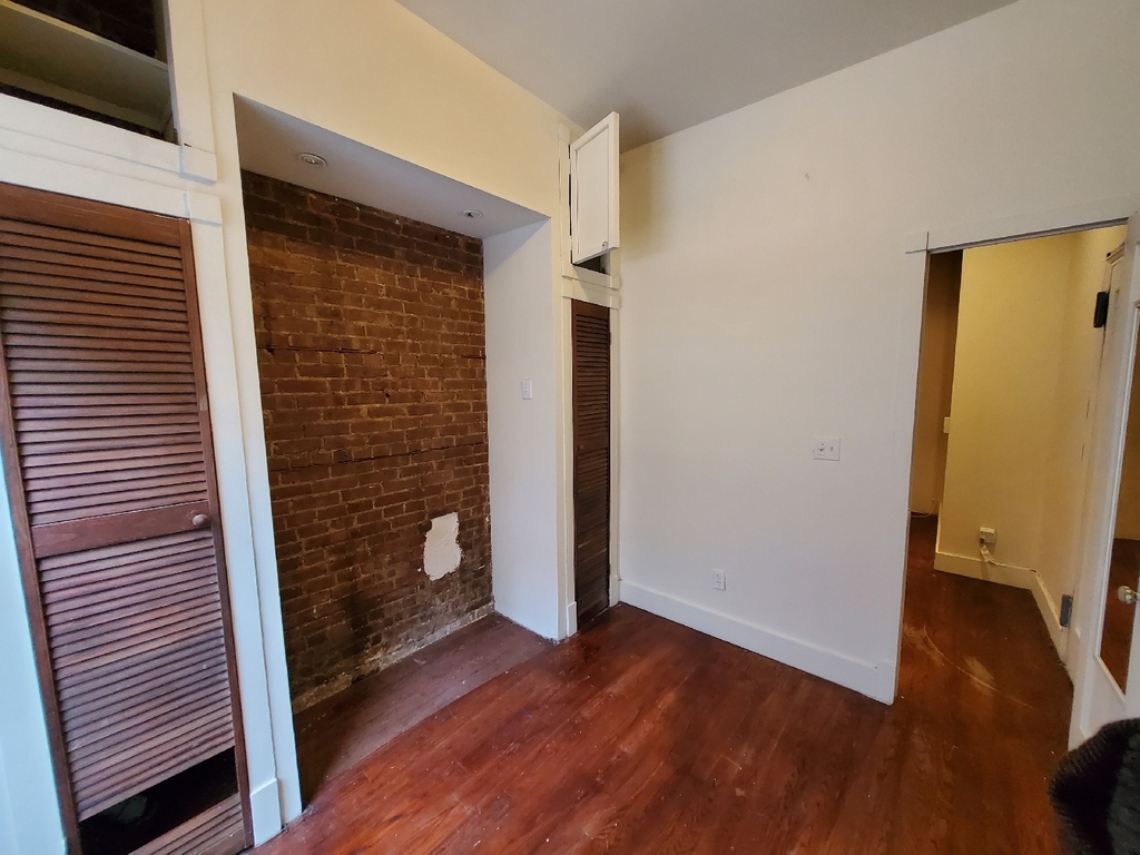 516 East 83rd Street - Photo 9