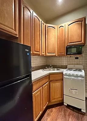 516 East 83rd Street - Photo 4