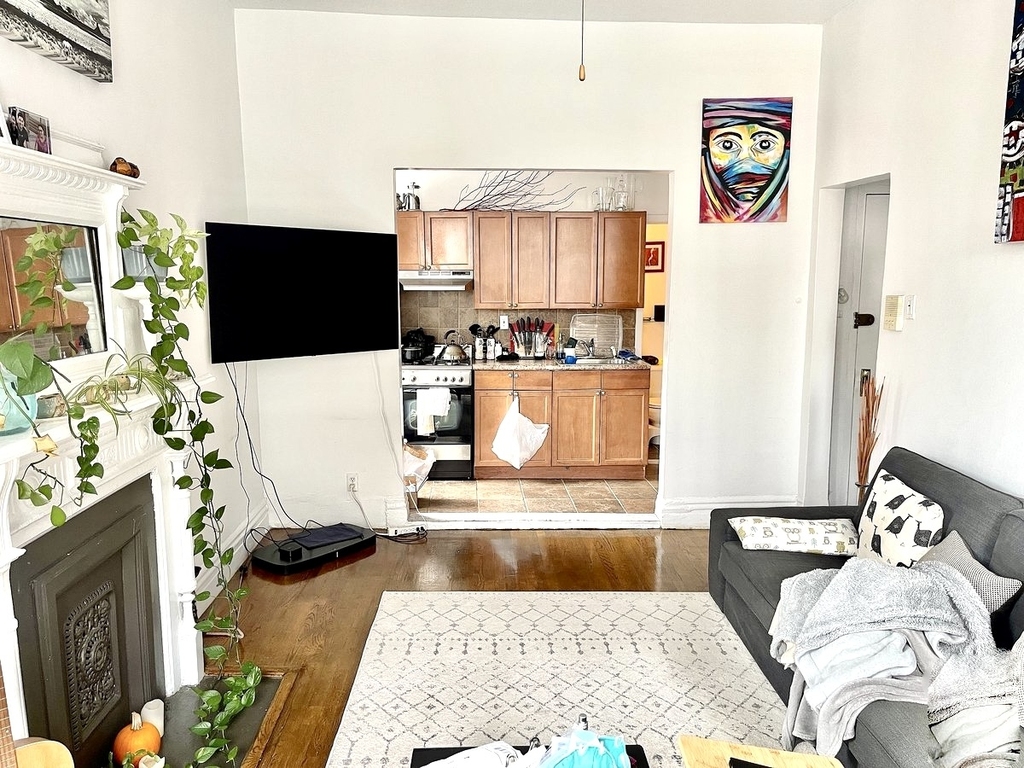 507 Manhattan Avenue - Photo 2
