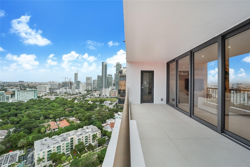 1581 Brickell Ave - Photo 28