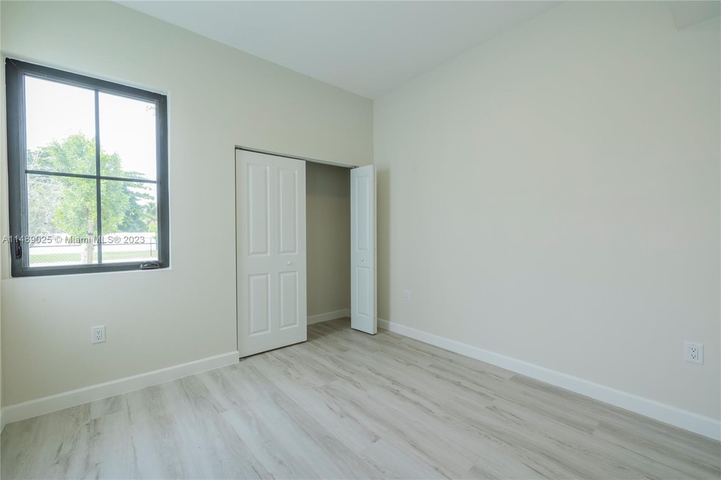 18052 Sw 103rd Ave - Photo 20