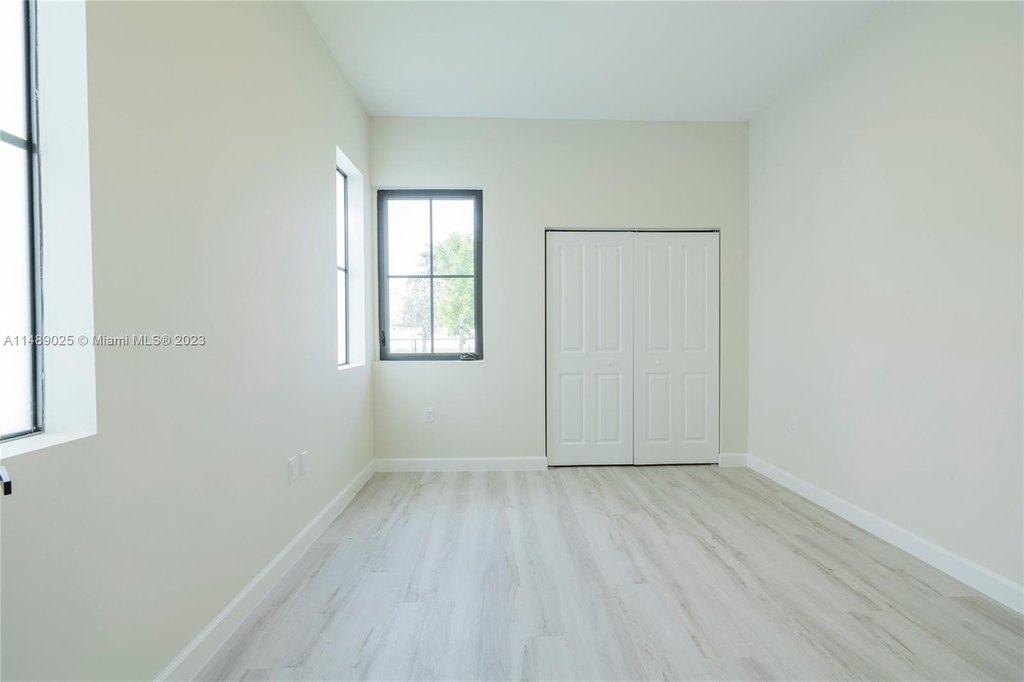 18052 Sw 103rd Ave - Photo 18