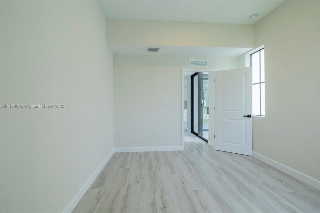 18052 Sw 103rd Ave - Photo 22