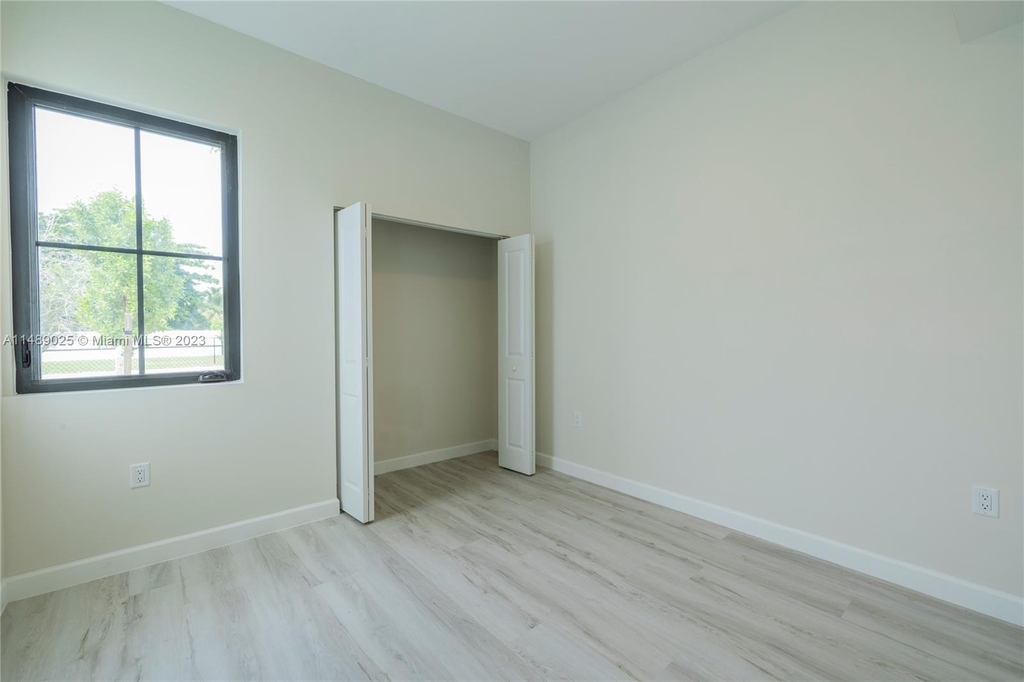 18052 Sw 103rd Ave - Photo 19