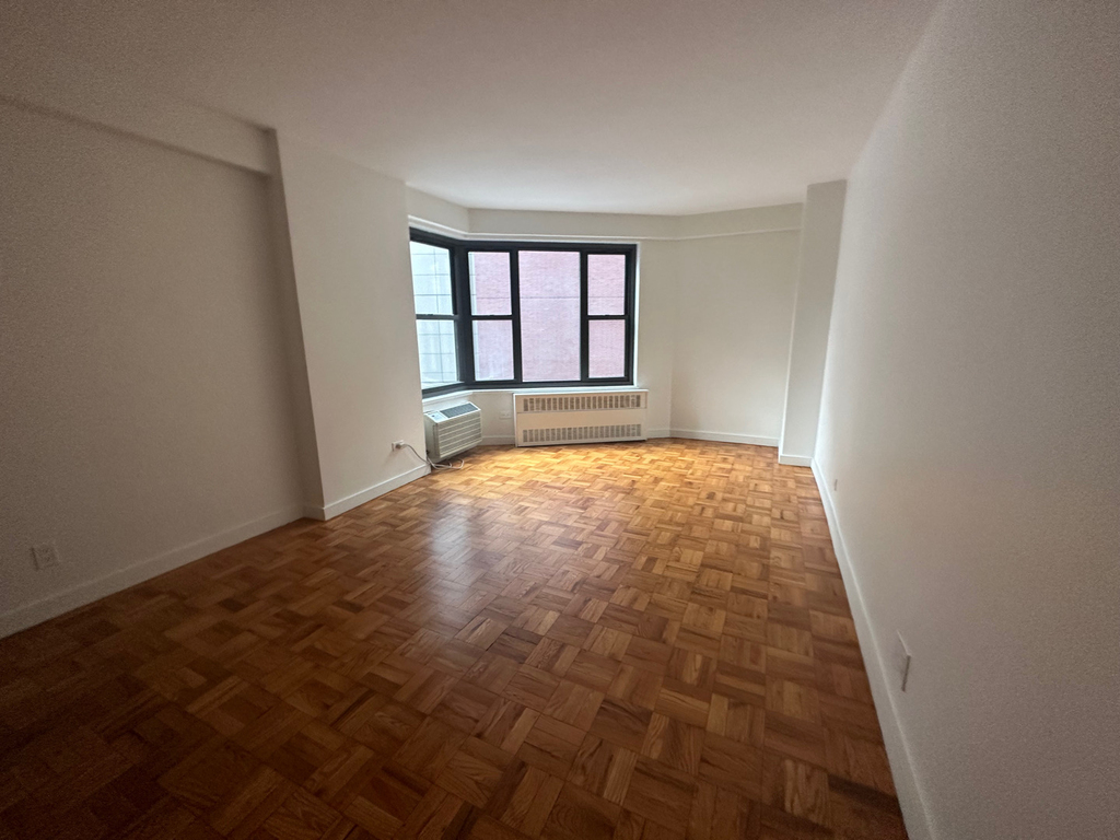 145 4th Avenue - Photo 8
