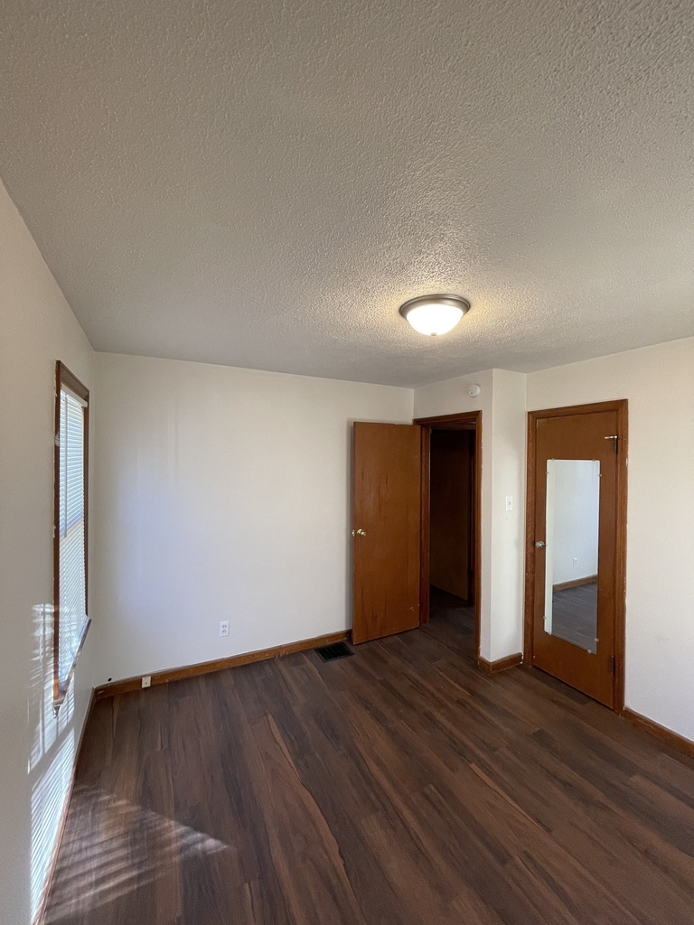 1801 N Linwood Avenue - Photo 5