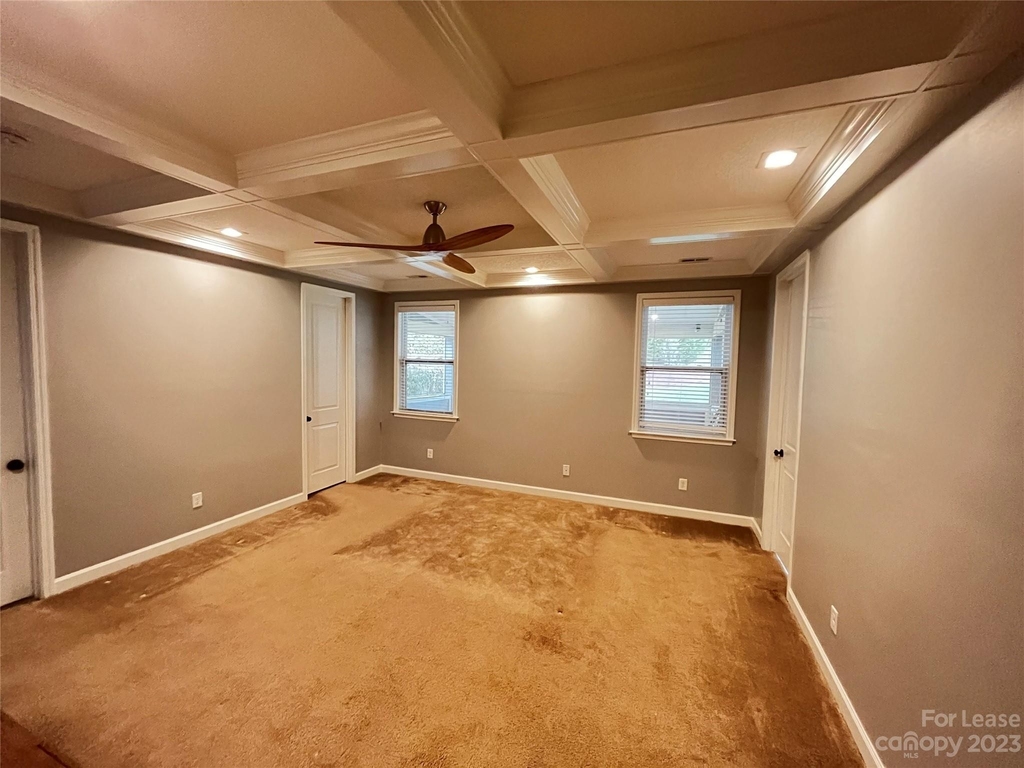 10105 Blackstone Drive - Photo 13