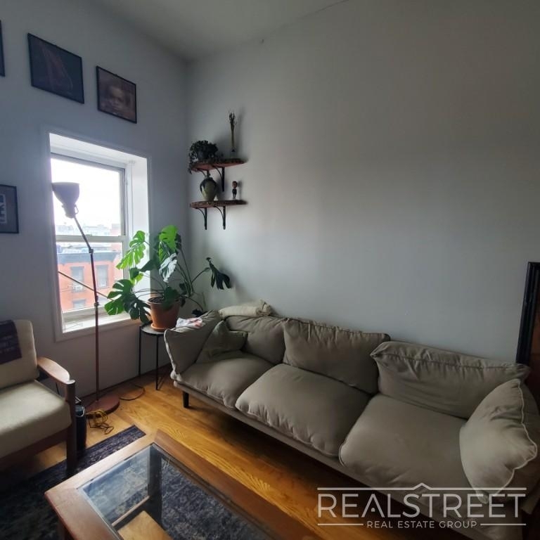 517 Third Avenue - Photo 15