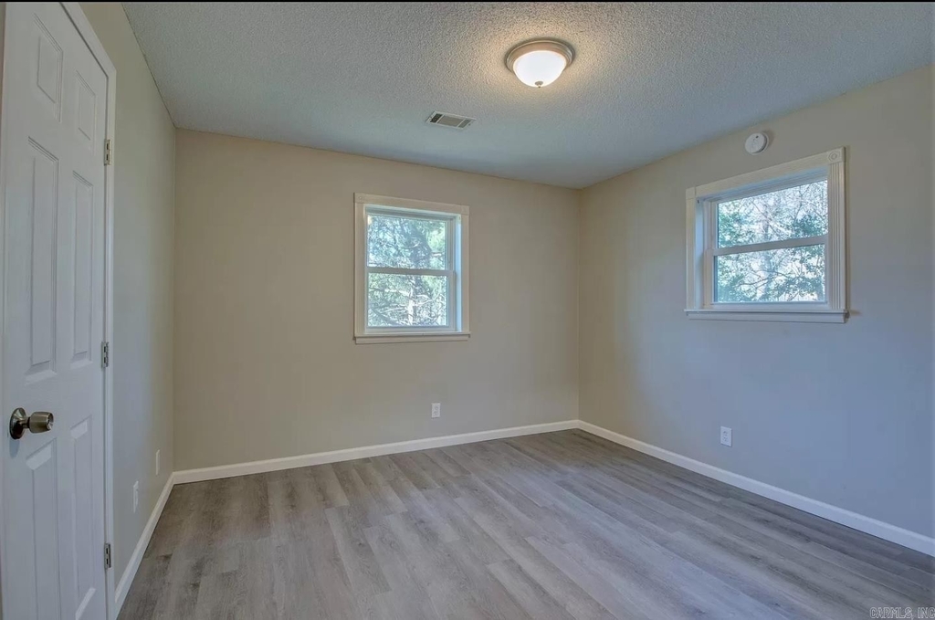 5804 Meadowbrook Lane - Photo 2