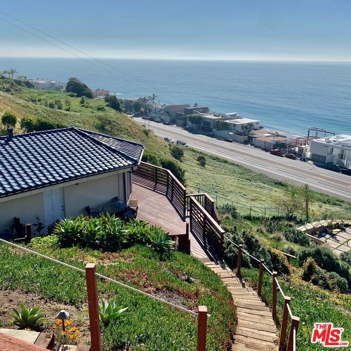 22001 Pacific Coast Hwy - Photo 3