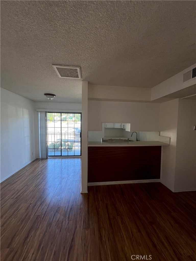 3228 Honolulu Ave - Photo 2