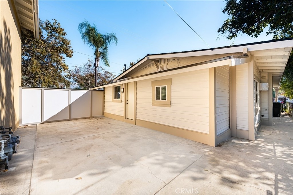 525 E Adele Street - Photo 15