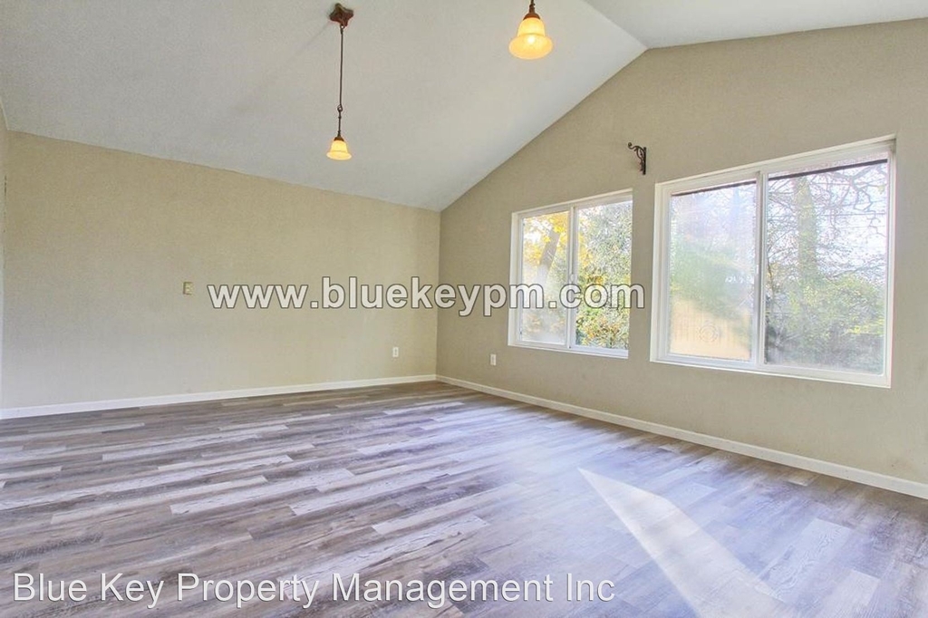 1765 Nw 138th Avenue - Photo 5