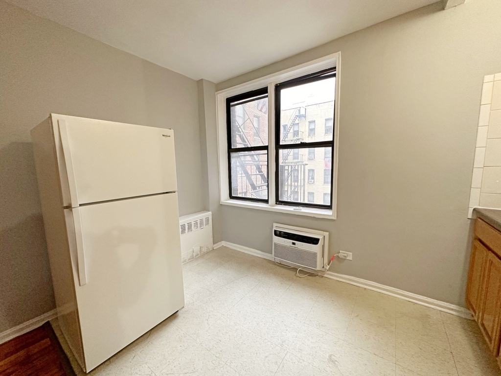 9303 Shore Road - Photo 5