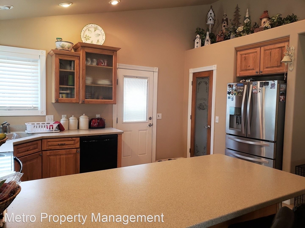 6726 Cove Creek Drive - Photo 3