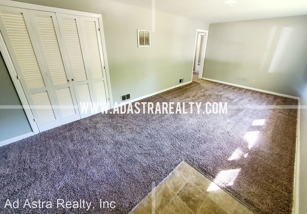 7041 Beverly St - Photo 2