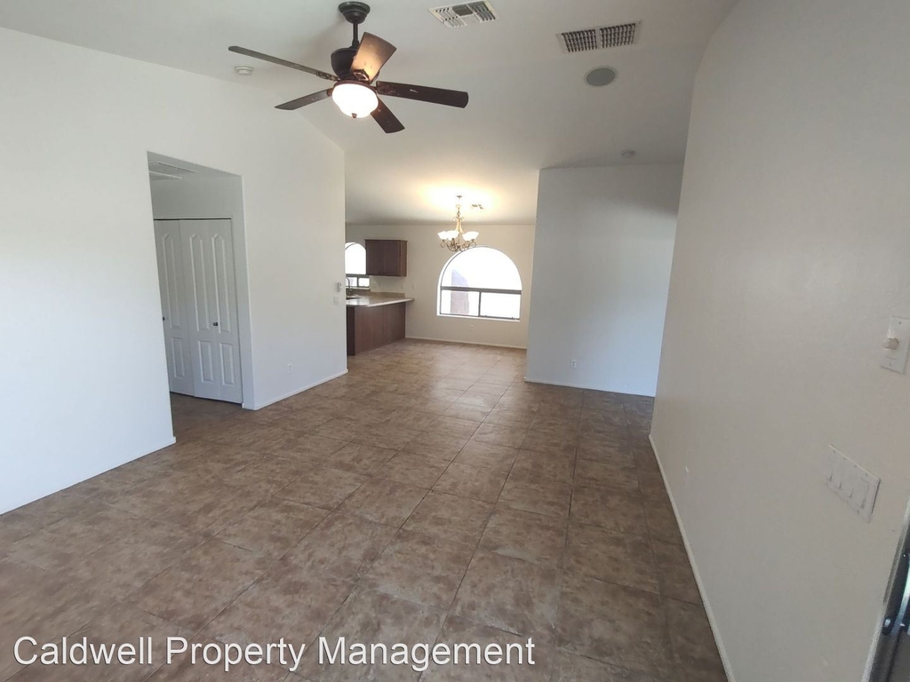 44754 W. Sage Brush Dr. - Photo 2