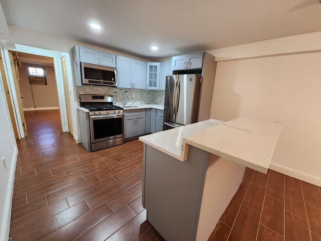 101 East 38th Street - Photo 0