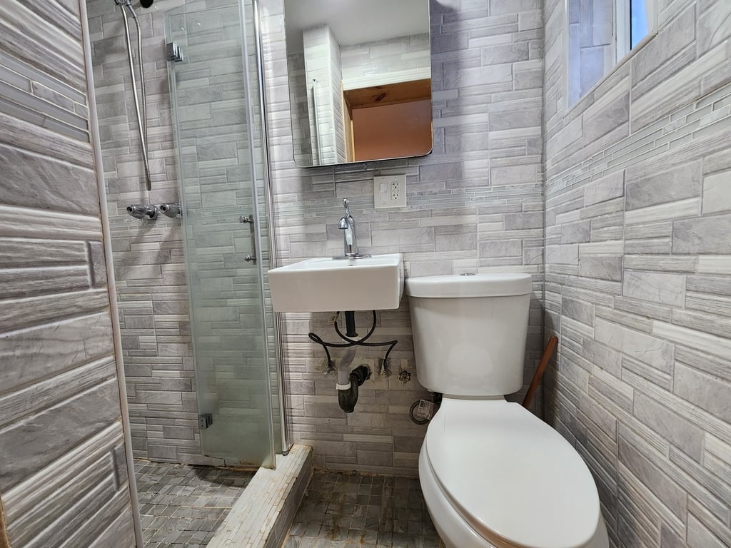 101 East 38th Street - Photo 8