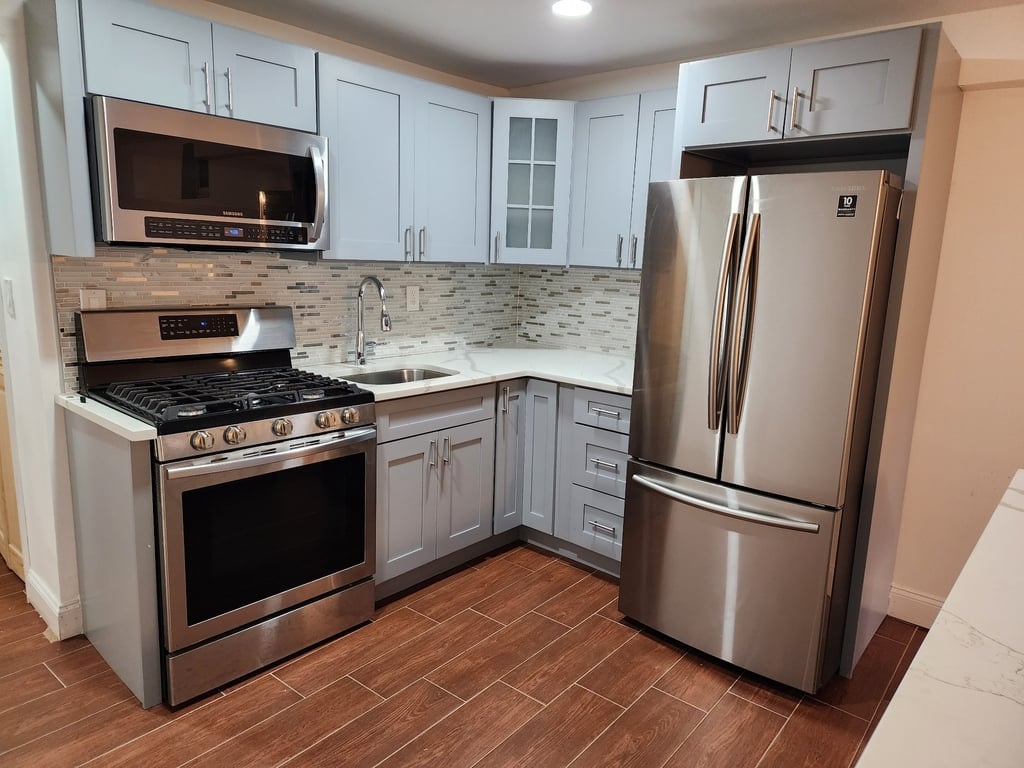 101 East 38th Street - Photo 1