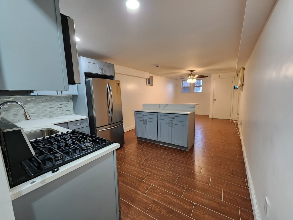101 East 38th Street - Photo 4