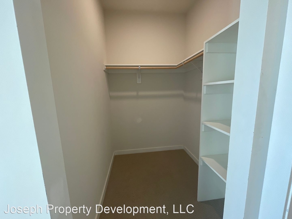 4220 Layton Avenue - Photo 15