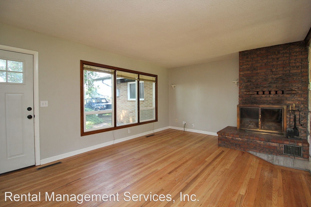 12608 Sw 64th Ave - Photo 1