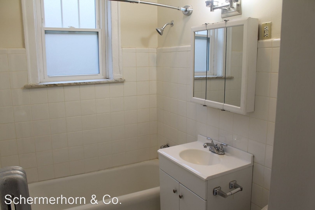 704-10 Hinman Ave. - Photo 11