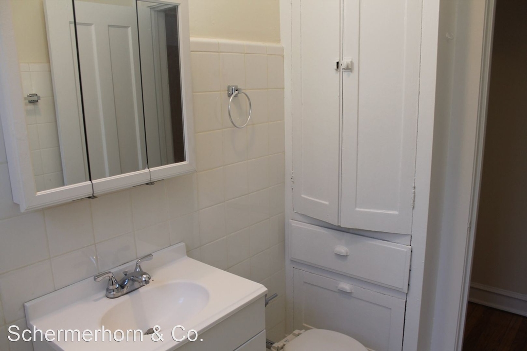 704-10 Hinman Ave. - Photo 10