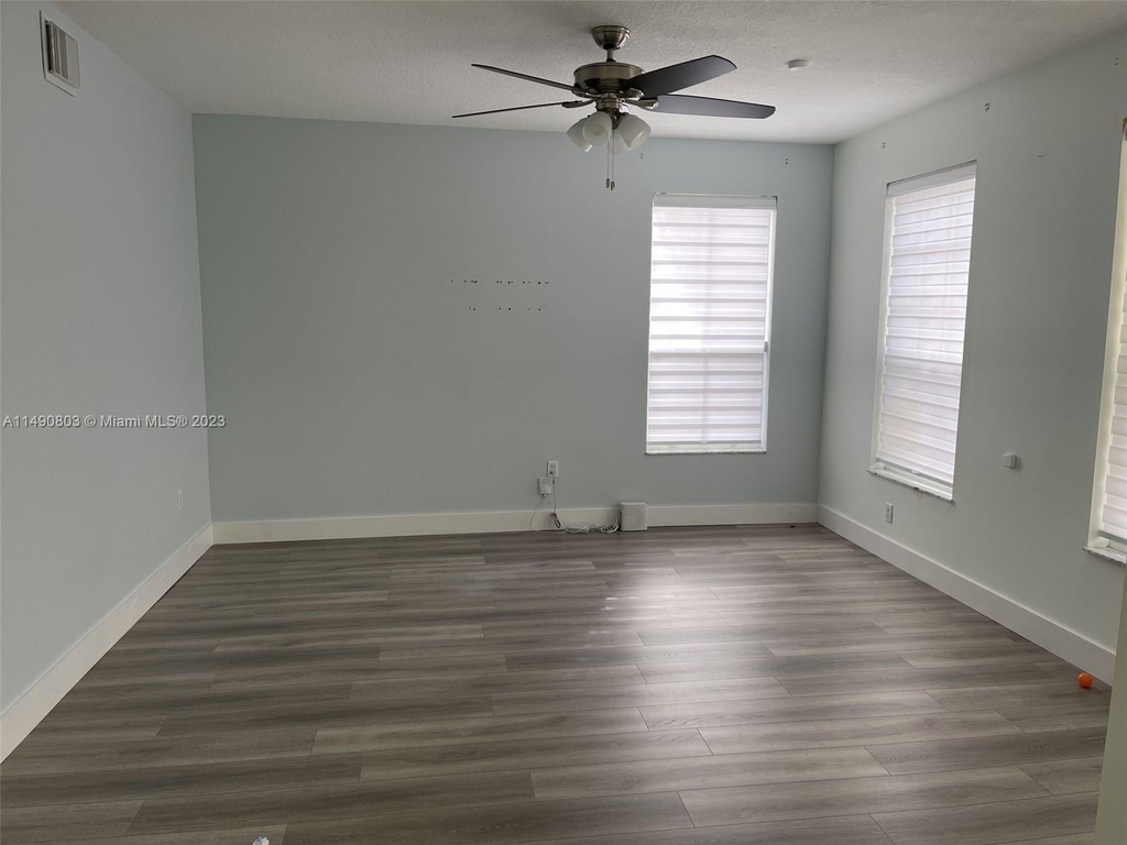 20255 Sw 129th Ave - Photo 17