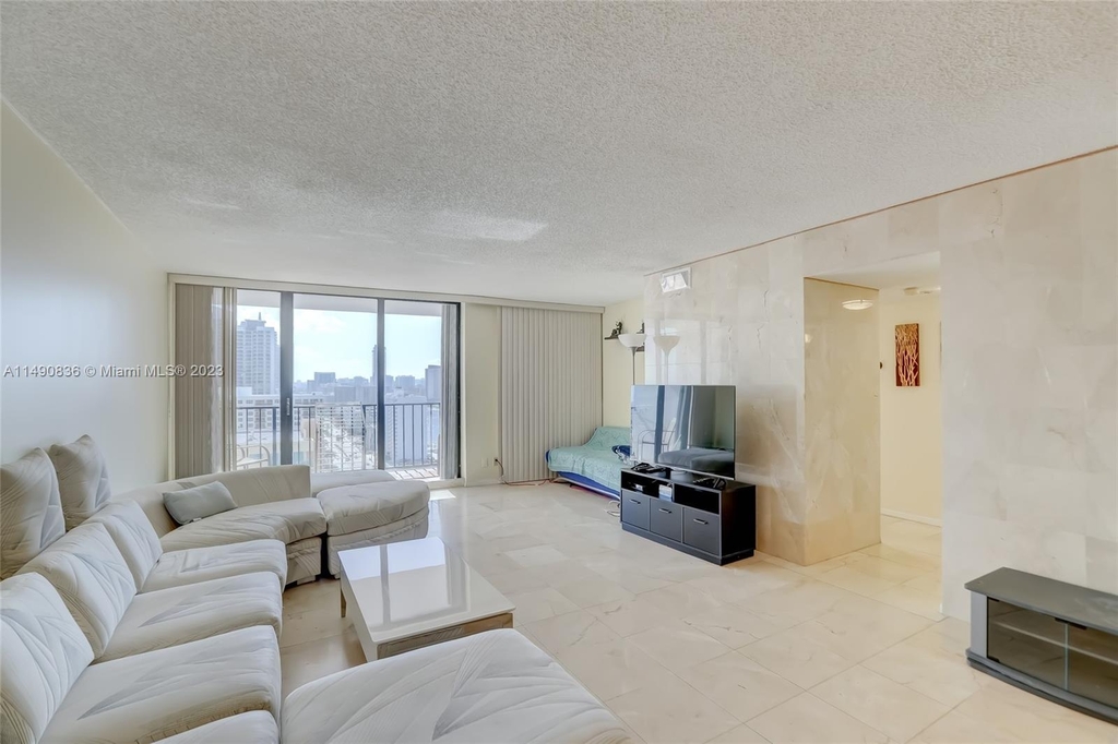 2401 S Ocean Dr - Photo 4