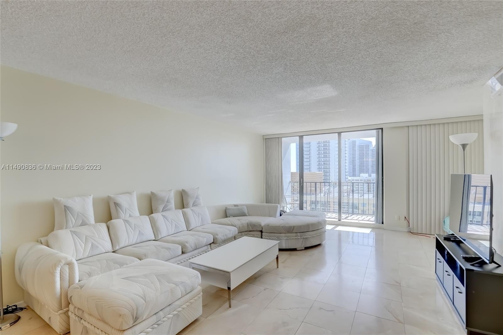 2401 S Ocean Dr - Photo 5