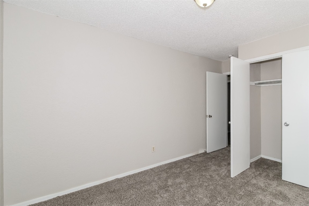 12104 Western View Drive - Photo 11