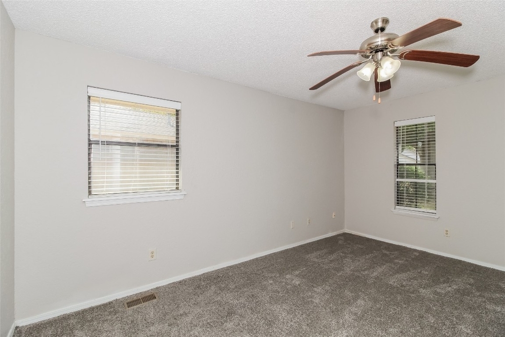 12104 Western View Drive - Photo 6