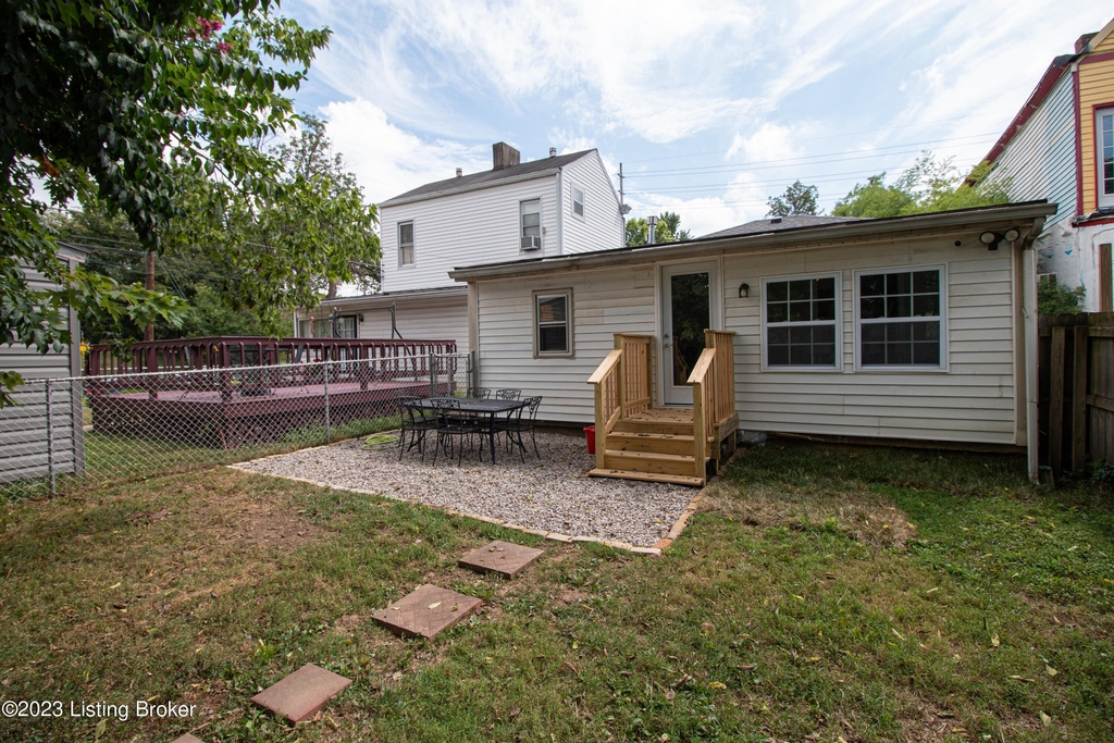 1825 Frankfort Ave - Photo 2