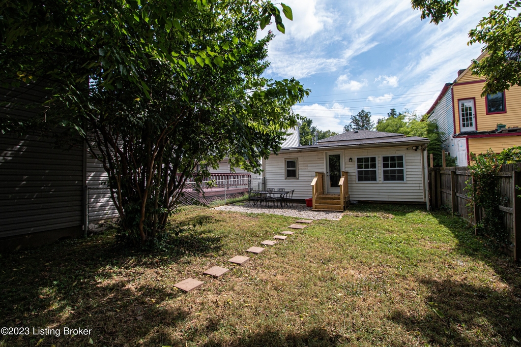 1825 Frankfort Ave - Photo 5